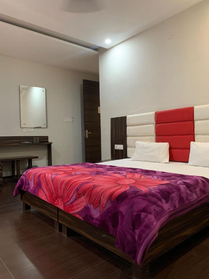 Hotel Sukhman Residency Amritsar Exterior foto
